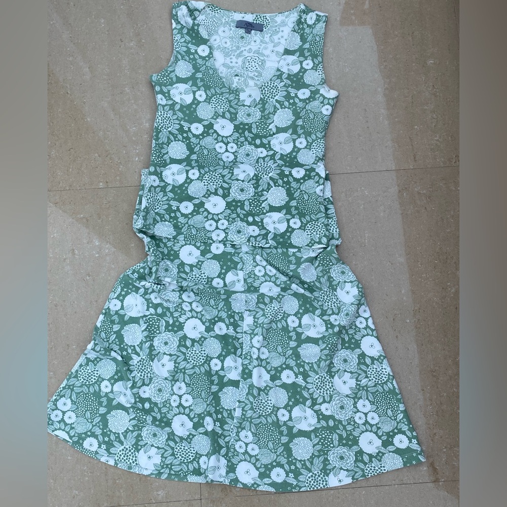 Top and skirt set Sz S floral green and white stretchy